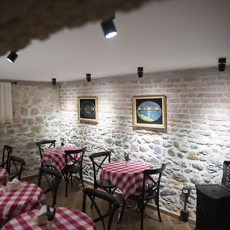 Old Bazaar Rooms 코르처 외부 사진