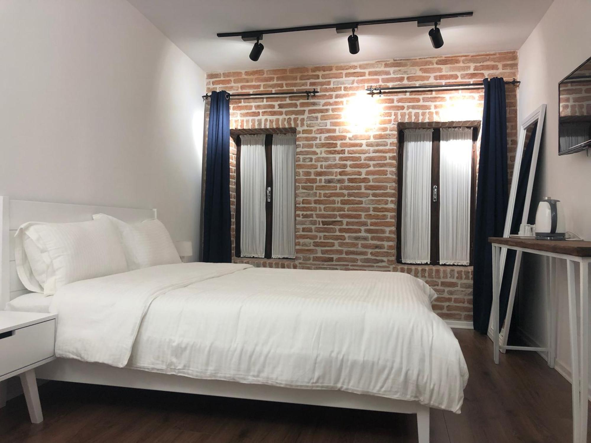 Old Bazaar Rooms 코르처 외부 사진