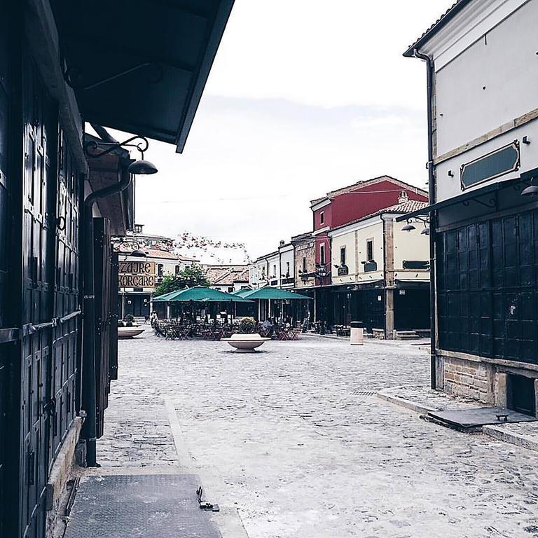 Old Bazaar Rooms 코르처 외부 사진