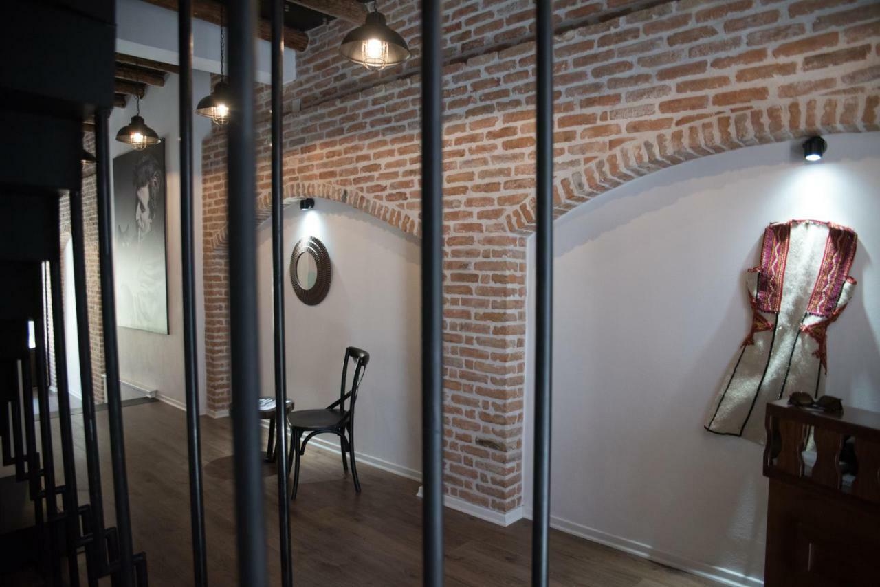 Old Bazaar Rooms 코르처 외부 사진