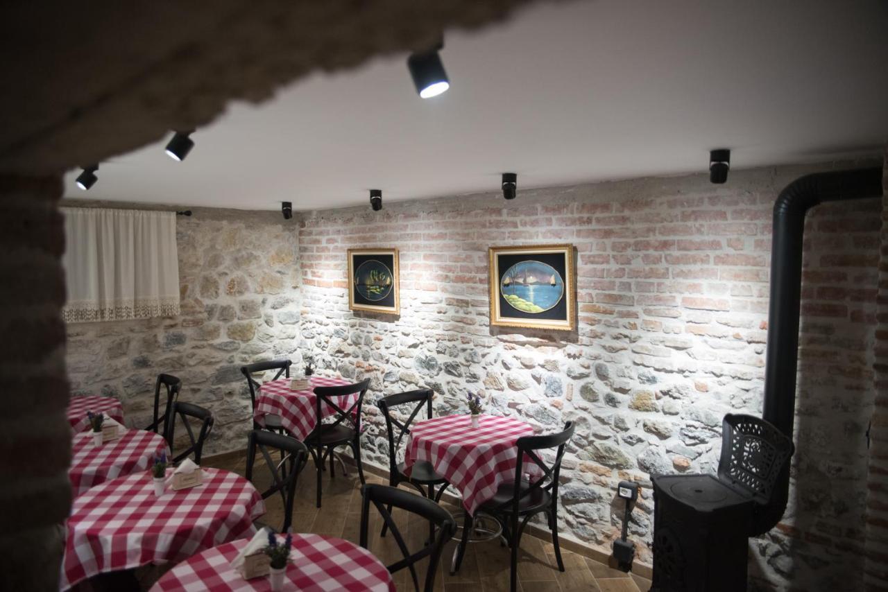 Old Bazaar Rooms 코르처 외부 사진