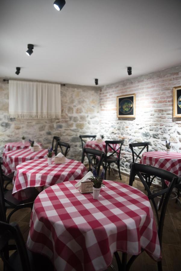 Old Bazaar Rooms 코르처 외부 사진